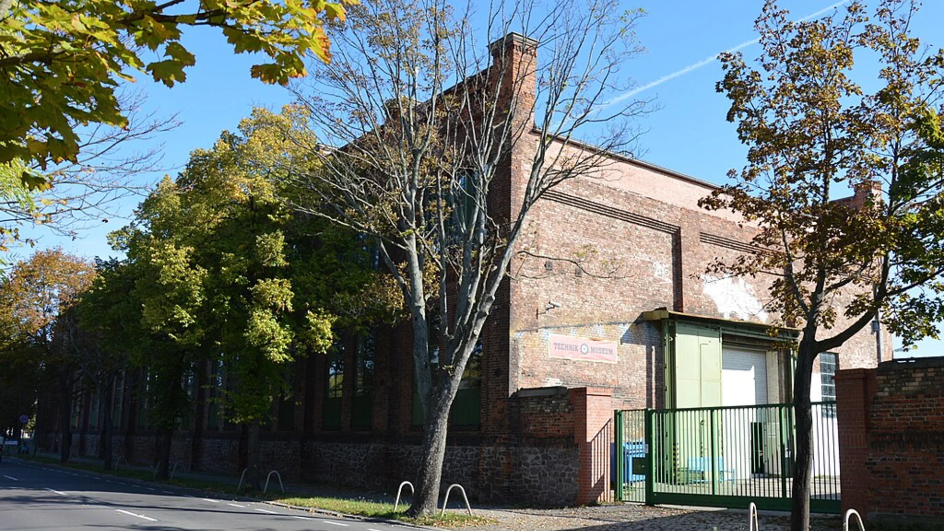 Technikmuseum Magdeburg | © Olaf Meister, CC BY-SA 4.0 <https://creativecommons.org/licenses/by-sa/4.0>, via Wikimedia Commons