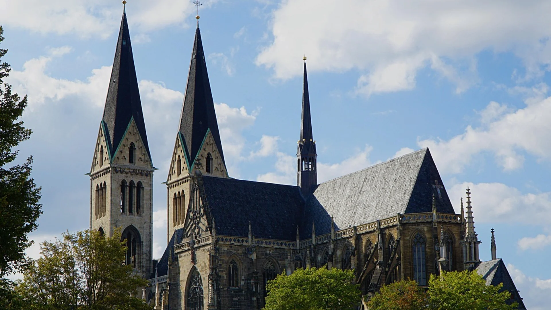 Halberstadt - Dom | © Image by <a href="https://pixabay.com/users/sciffler-3598326/?utm_source=link-attribution&utm_medium=referral&utm_campaign=image&utm_content=1803680">Chris</a> from <a href="https://pixabay.com//?utm_source=link-attribution&utm_medium=referral&utm_campaign=image&utm_content=1803680">Pixabay</a>