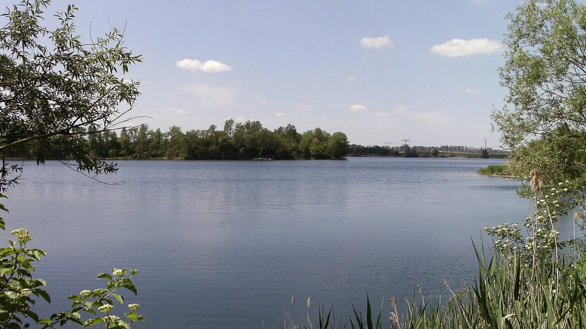 Hufeisensee | © Jwaller, CC BY-SA 3.0 <https://creativecommons.org/licenses/by-sa/3.0>, via Wikimedia Commons